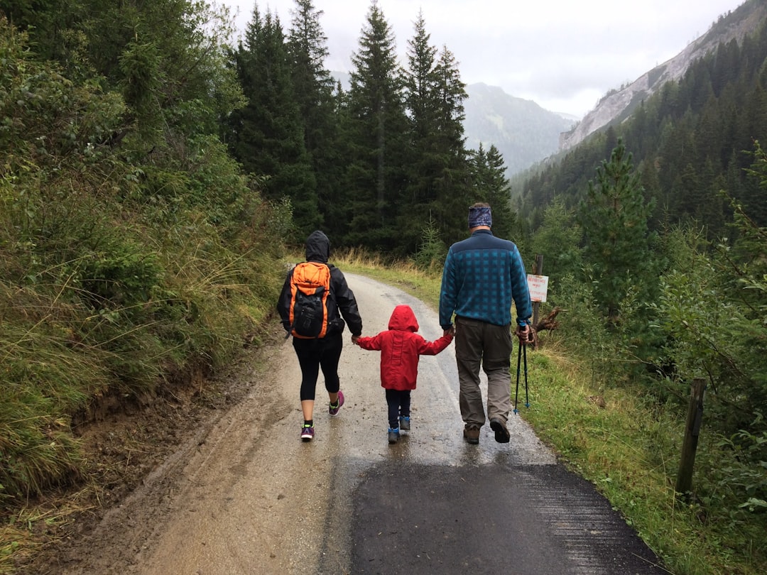 Photo Family skiing resort